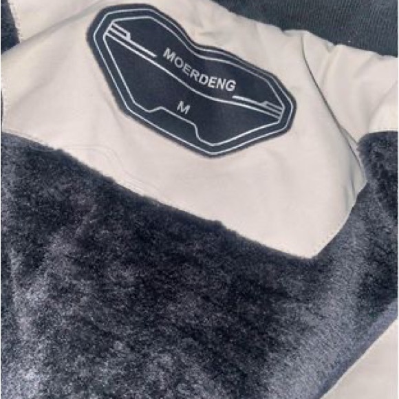 Moerdeng Coat - Picture 2 of 4